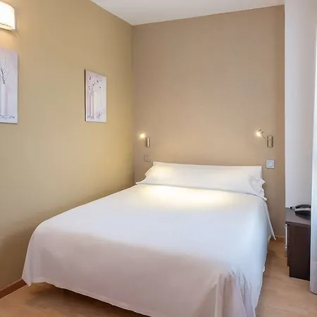 Aparthotel Airport Suites, Affiliated By Melia