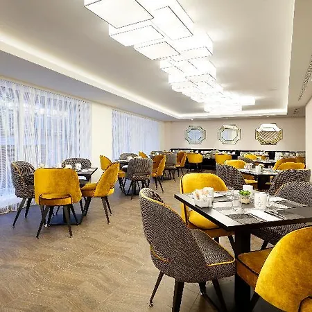 马德里迩柔萨达尔格兰大街酒店 4* 马德里