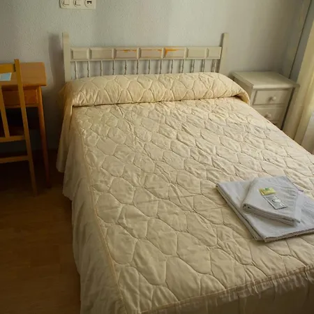 Hostal Lamalonga 2*