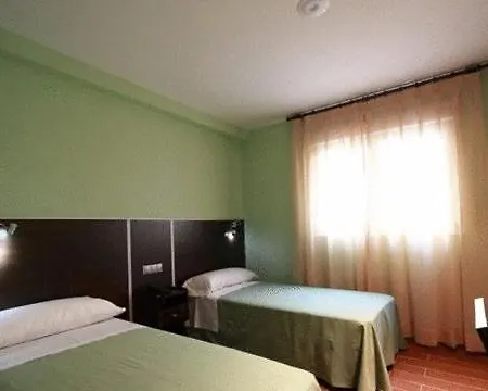 Avenida Barajas Pensión 3*