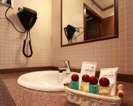Avenida Barajas 3*