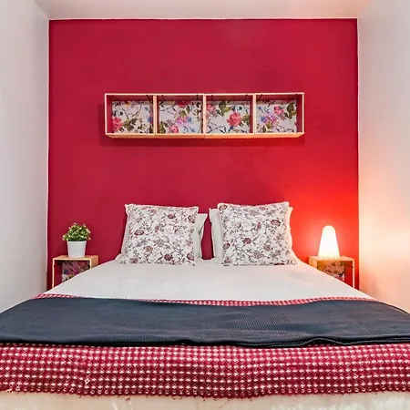 Sur Vii Apartment