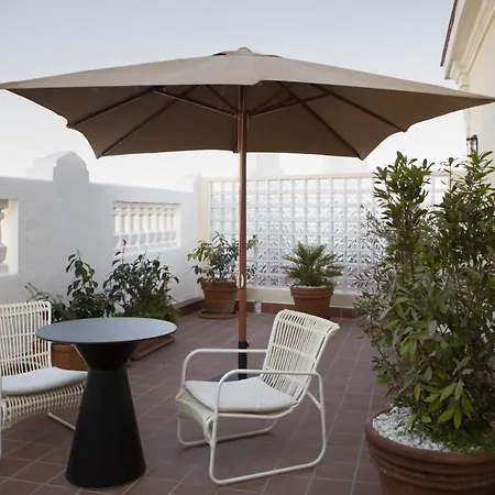 Petit Palace Triball Hotel