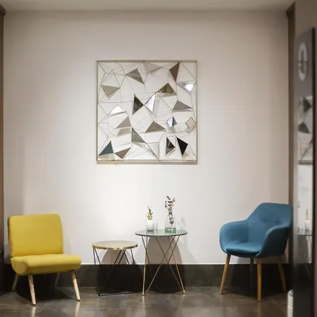 Petit Palace Tres Cruces 3* Madrid