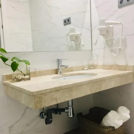 Palacio Luna Pensión 3*