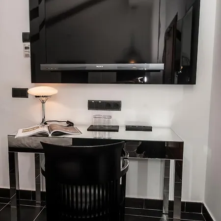 Del Leon De Oro Boutique