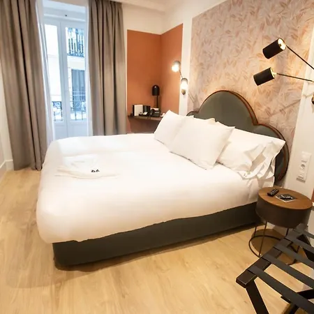 Soho Boutique Opera 4*