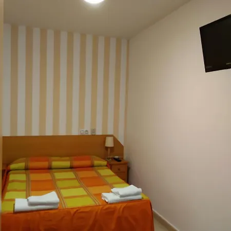 Dominguez Hotel *
