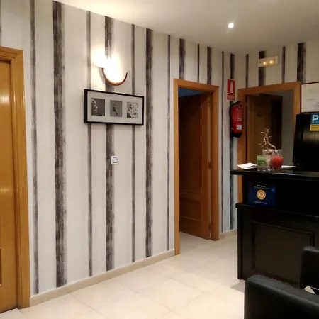 Hotel Dominguez *