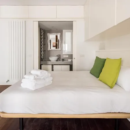 Felipe Ii City Center Apartment *