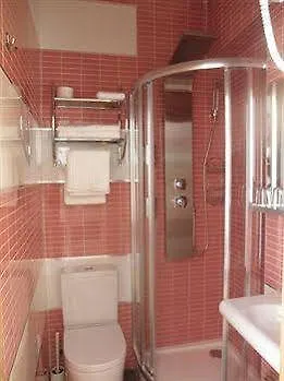 Madrid City Rooms Guest house 2*