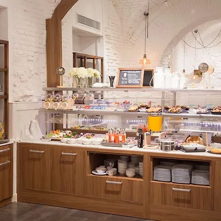 Petit Palace Plaza Del Carmen 4* Madrid