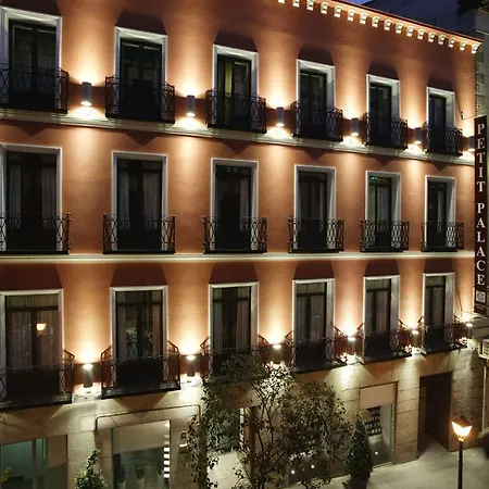 Petit Palace Tres Cruces Madrid