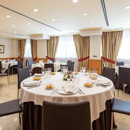 Hotel Praga 4*