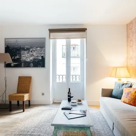 Apartment Homeabout San Bernardo I Madrid