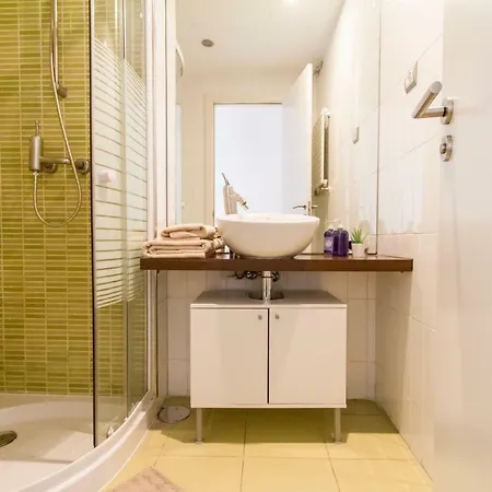Apartamento Luminoso, Moderno Y Amplio En Río I Parking Madrid