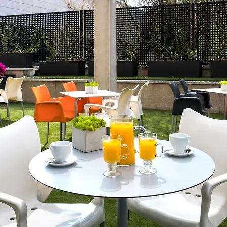 Hotell Tach Airport Madrid