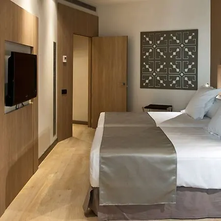 Catalonia Plaza Mayor Hotel 4*