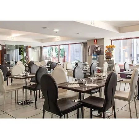 Exe Convention Plaza Hotel 4*