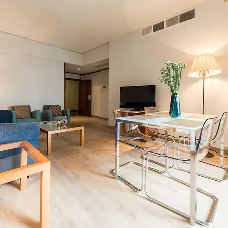 Chic Eurobuilding Apartment *