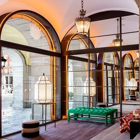 Hotel Pestana Plaza Mayor 4*