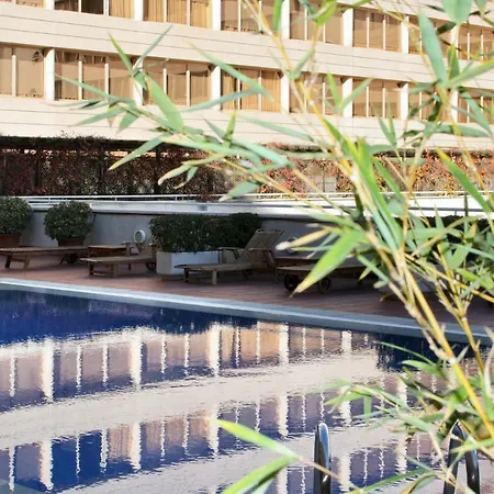 Pullman Airport & Feria 4*