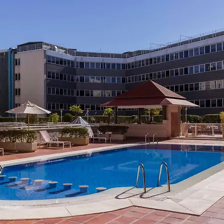 Pullman Airport & Feria Hotel