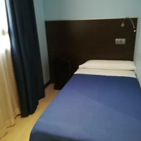 Pensión Avenida Barajas 3*