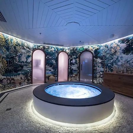 Hotel Bless - The Leading Of The World