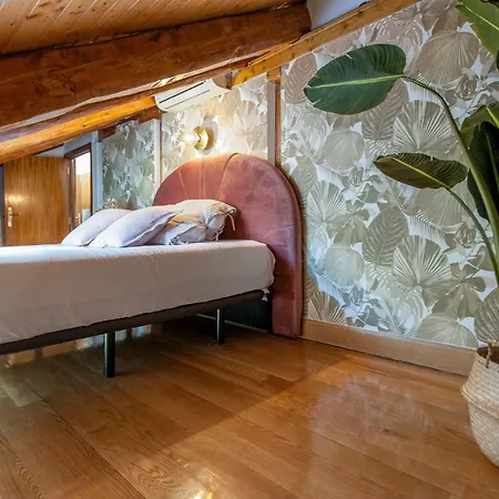 Apartment Renovado Atico En Chamberi Madrid