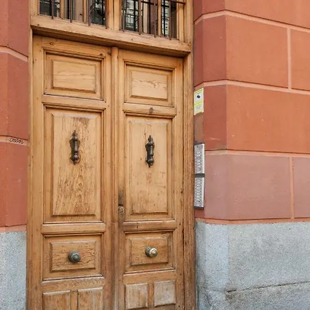 Renovado Atico En Chamberi Apartment