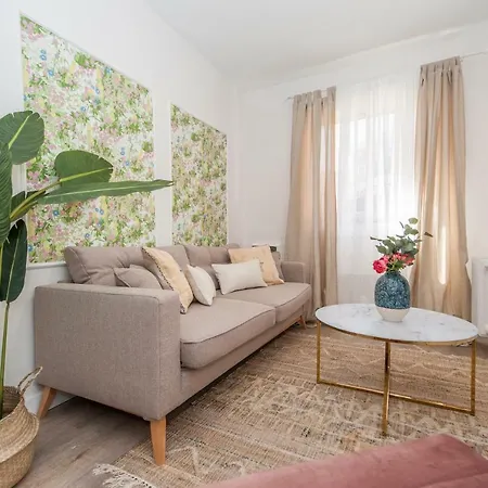 Alterhome Conde De Casal Apartment Madrid