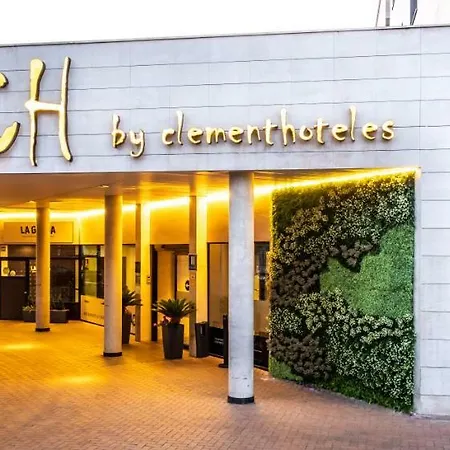 Tach Airport Hotell 4*