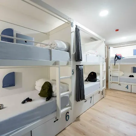 Hostal Bluesock *