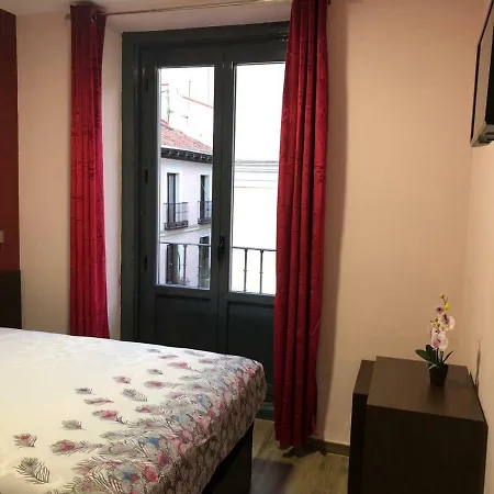 招待所 克拉宗马德里旅馆