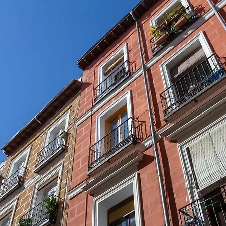 For Universidad Temporal Est8 Apartment