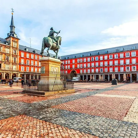 Gran Via Valverde & Parking Bed & Breakfast