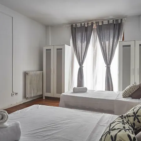 Bed & Breakfast Gran Via Valverde & Parking