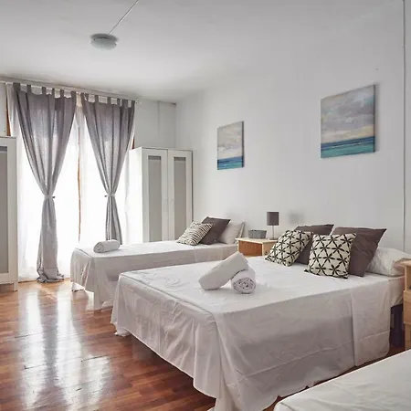 Bed & Breakfast Gran Via Valverde & Parking