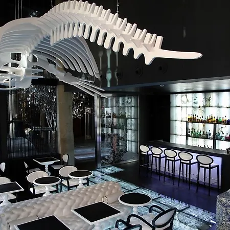 Hotel Urban, A Small Luxury Of The World Madryt