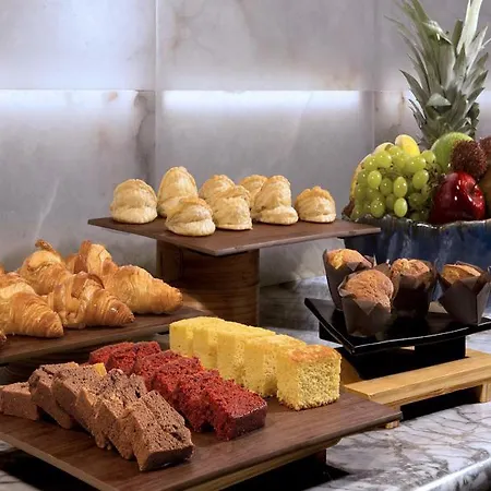 Doubletree By Hilton Madrid-prado Otel 4*