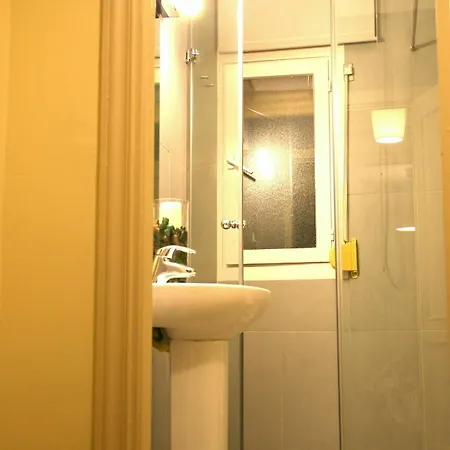 Apartamentos Madrid Apartment