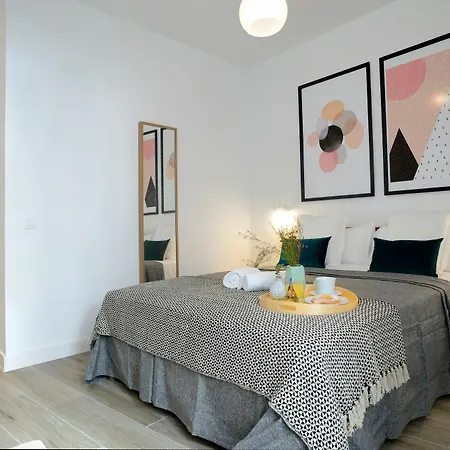 Aparthotel Nqn Aparts & Madrid