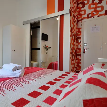 Far Plaza Mayor Hostel