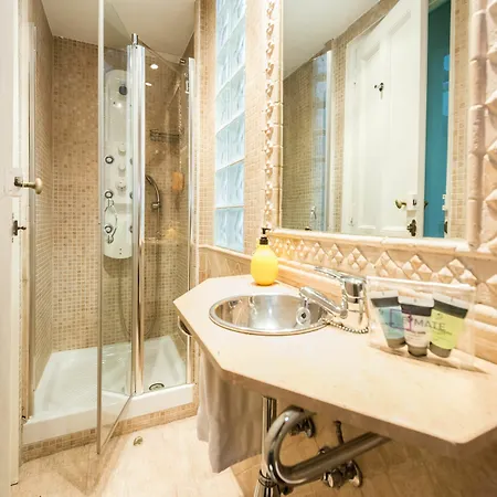 Nunez De Balboa Center Apartment *