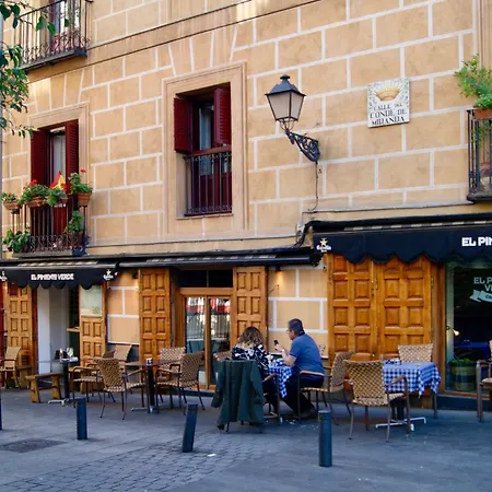 Oh Mayor Square Apartment Madrid