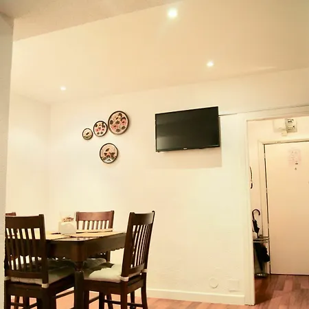 Oh Mayor Square Apartment *