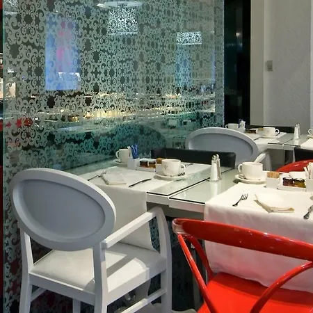 Vincci Via - 66 Hotel