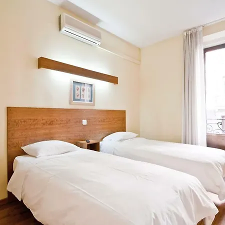 Residencias Roma Guest house *