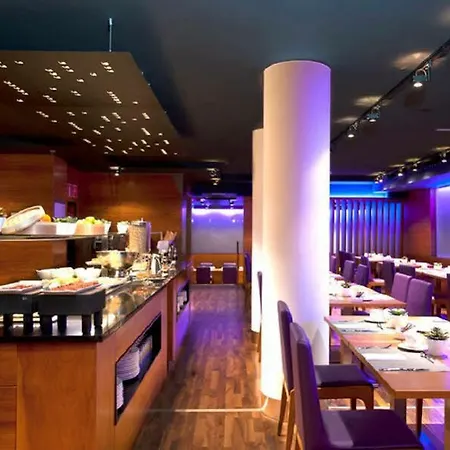 埃克蒙克洛亚酒店